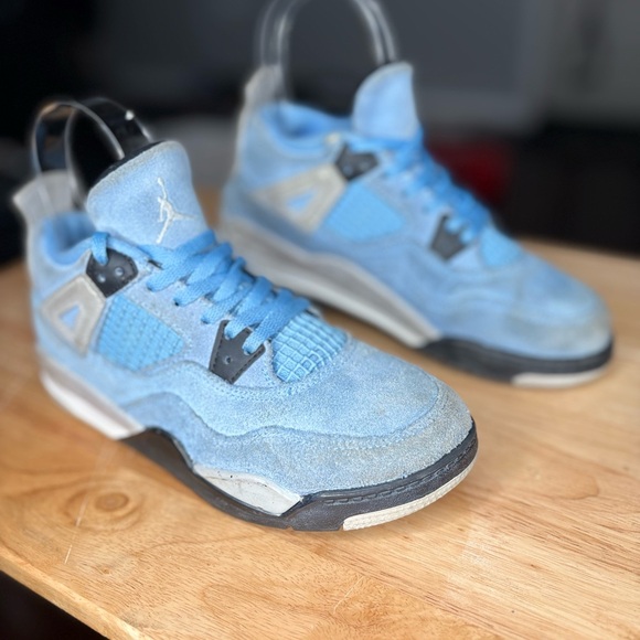 Jordan 4 Retro 'University Blue' | kids sz 2Y | light blue | Used - Picture 5 of 8